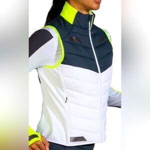 Brooks Run Visible Insulated Vest-Womens size Large